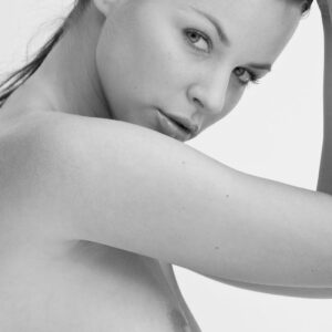 B&W Nude portrait photo of Czech model Mina, © Craig Morey 2008