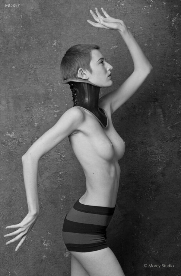 Vee-6250BW-Black-White-Fine-Art-Nude-hand-signed-photo-by-Craig-Morey-161571878228