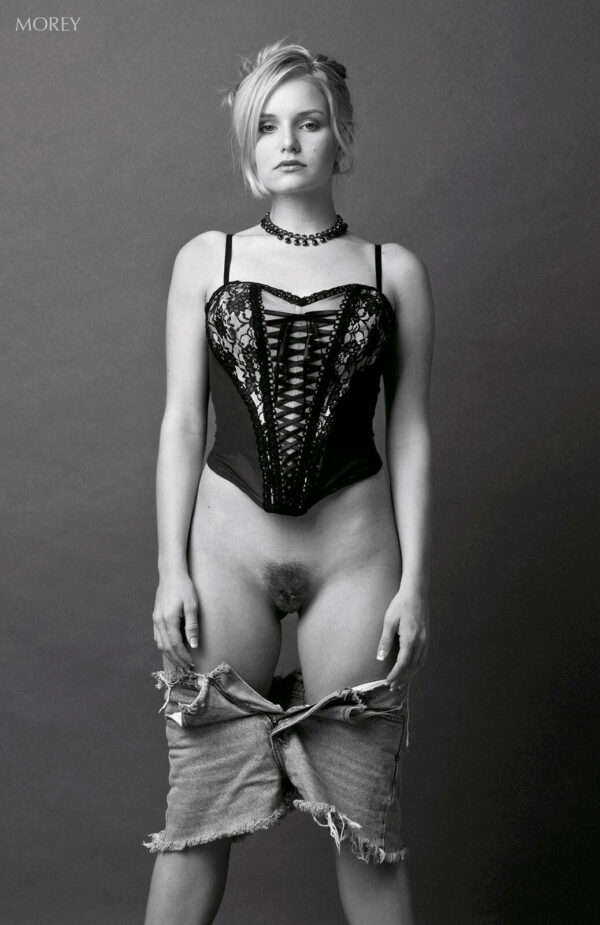 Liz-Ashley-3325BW-Erotic-Art-Black-White-Nude-signed-photo-by-Craig-Morey-151948197429 Erotic semi nude b&w photo of US model Liz Ashley, © 2008 by Craig Morey